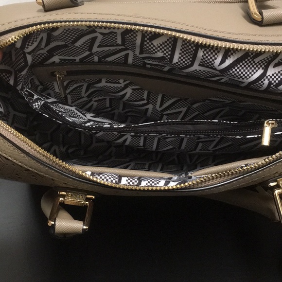 Marc New York purse from Wilson’s Leather - Picture 3 of 3
